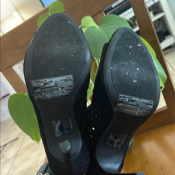 Forever 21 | Women’s Black Perforated Ankle Booties - Picture 6 of 9